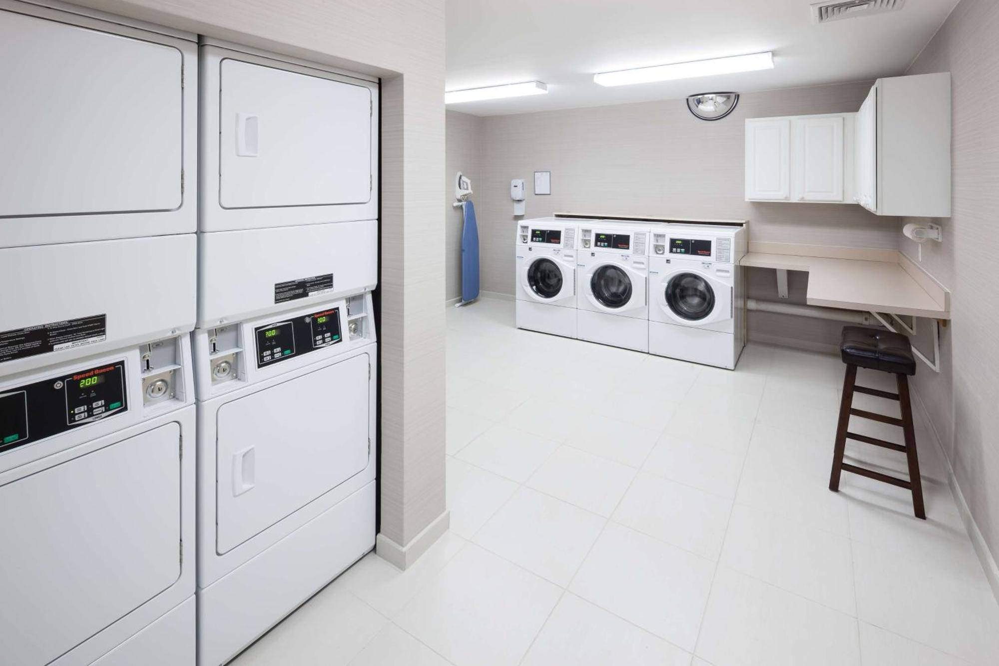 Homewood Suites By Hilton Mahwah Bagian luar foto