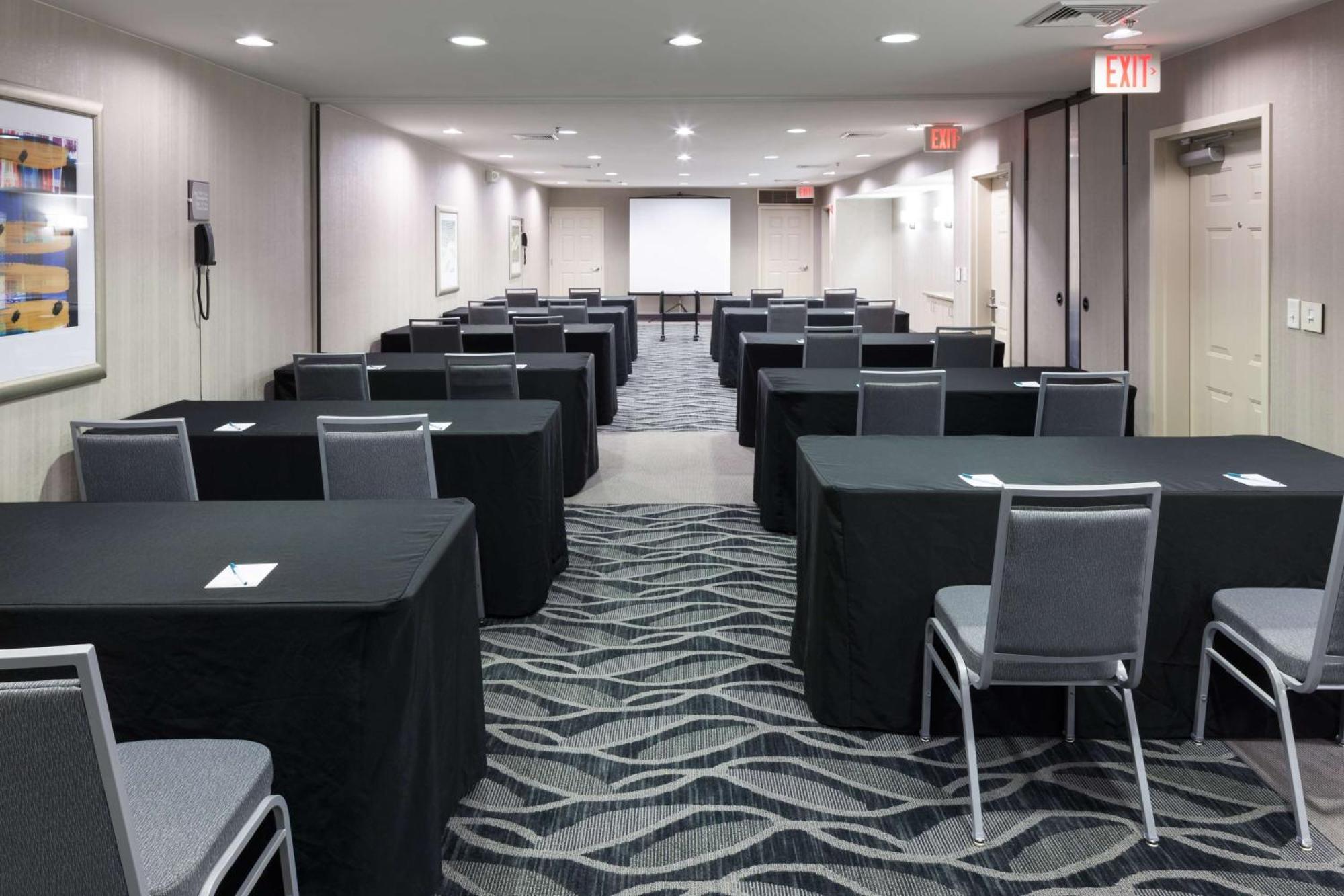 Homewood Suites By Hilton Mahwah Bagian luar foto